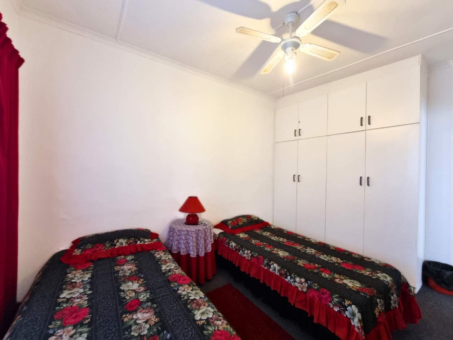 3 Bedroom Property for Sale in Sandbaai Western Cape